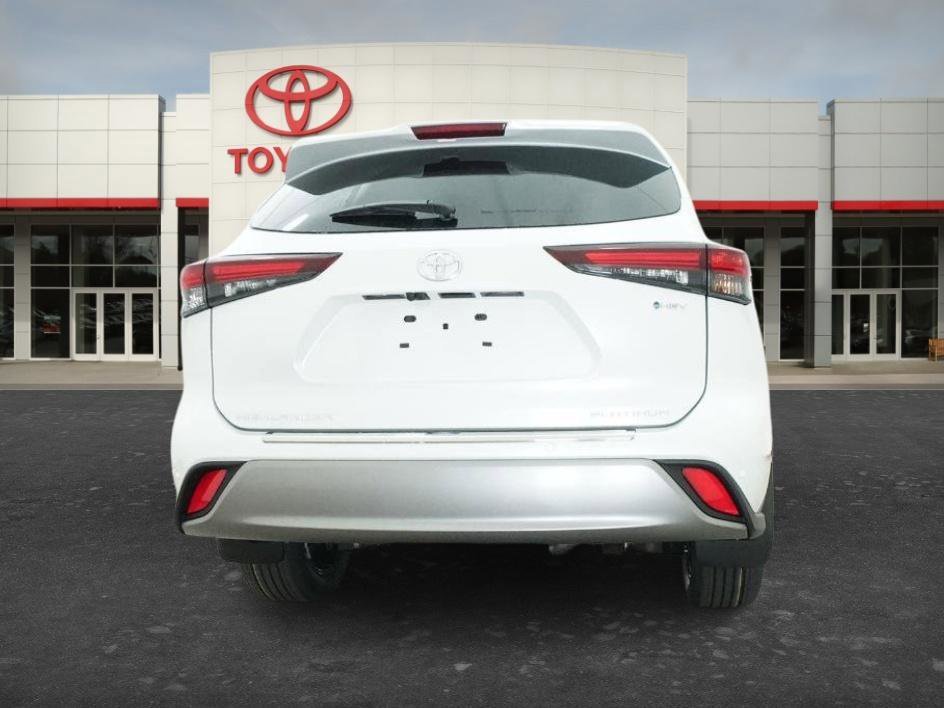 New 2026 Wind Chill Pearl Toyota Hybrid Platinum image 10