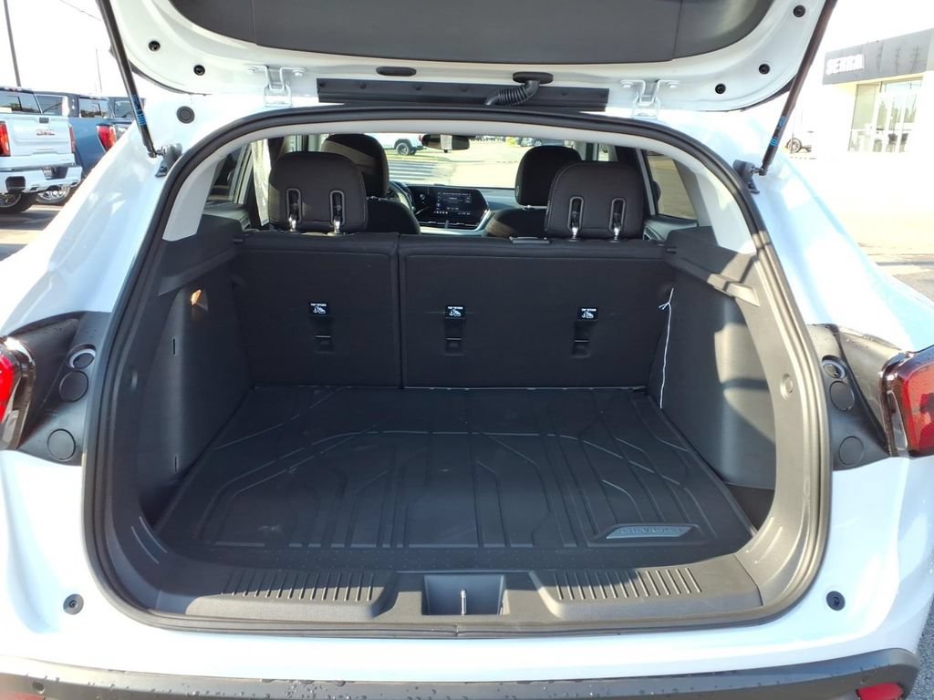 Used 2026 Summit White Chevrolet LS image 9
