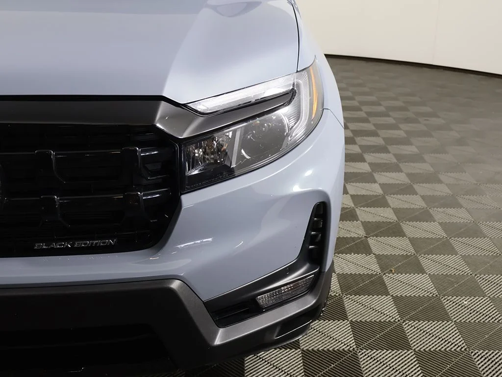 2025 Honda Ridgeline Black Edition - Photo 17