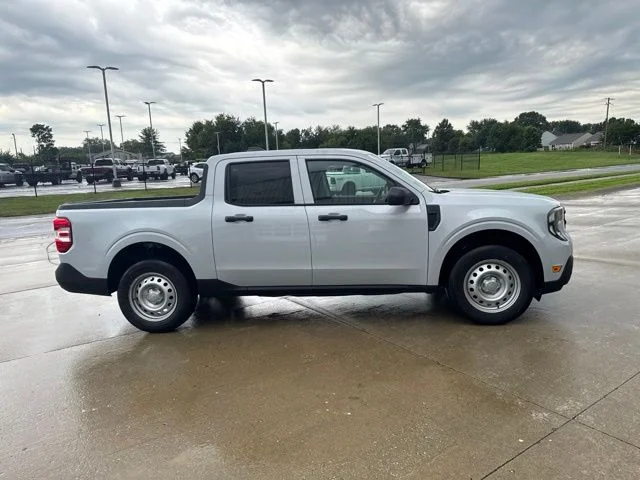 New 2026 Space White Metallic Ford XL image 3