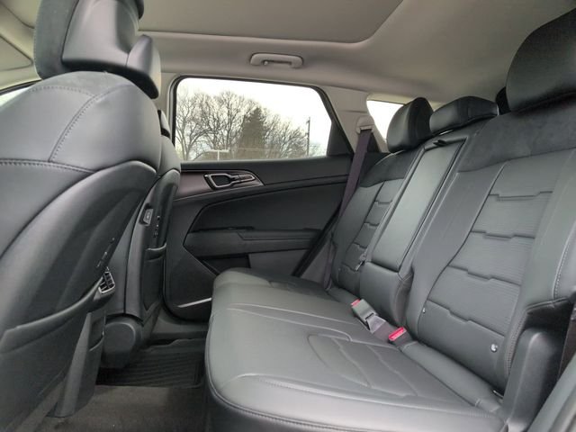New 2026 Snow White Pearl Kia SX Prestige image 22