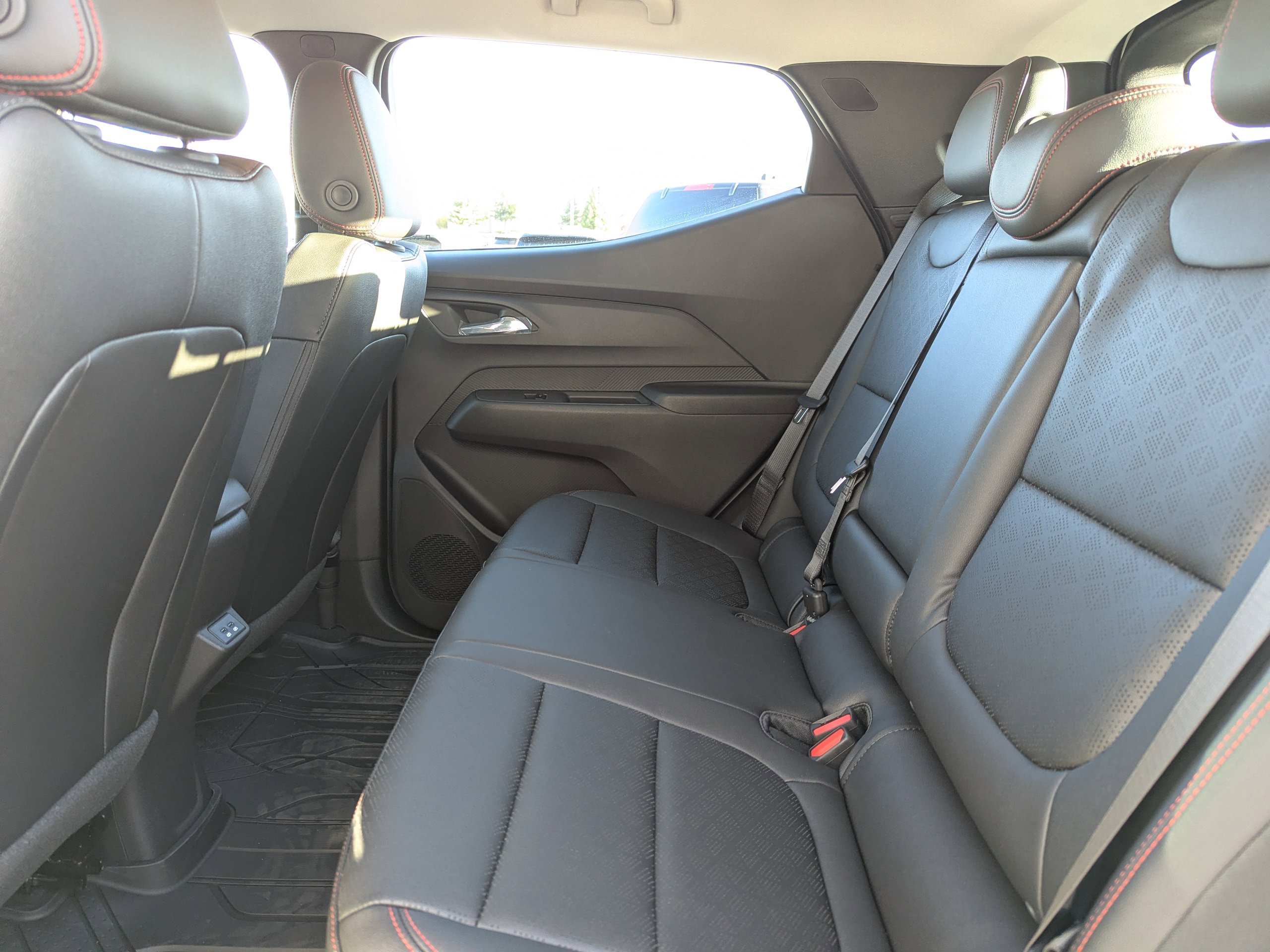 2027 Chevrolet Bolt RS - Photo 23