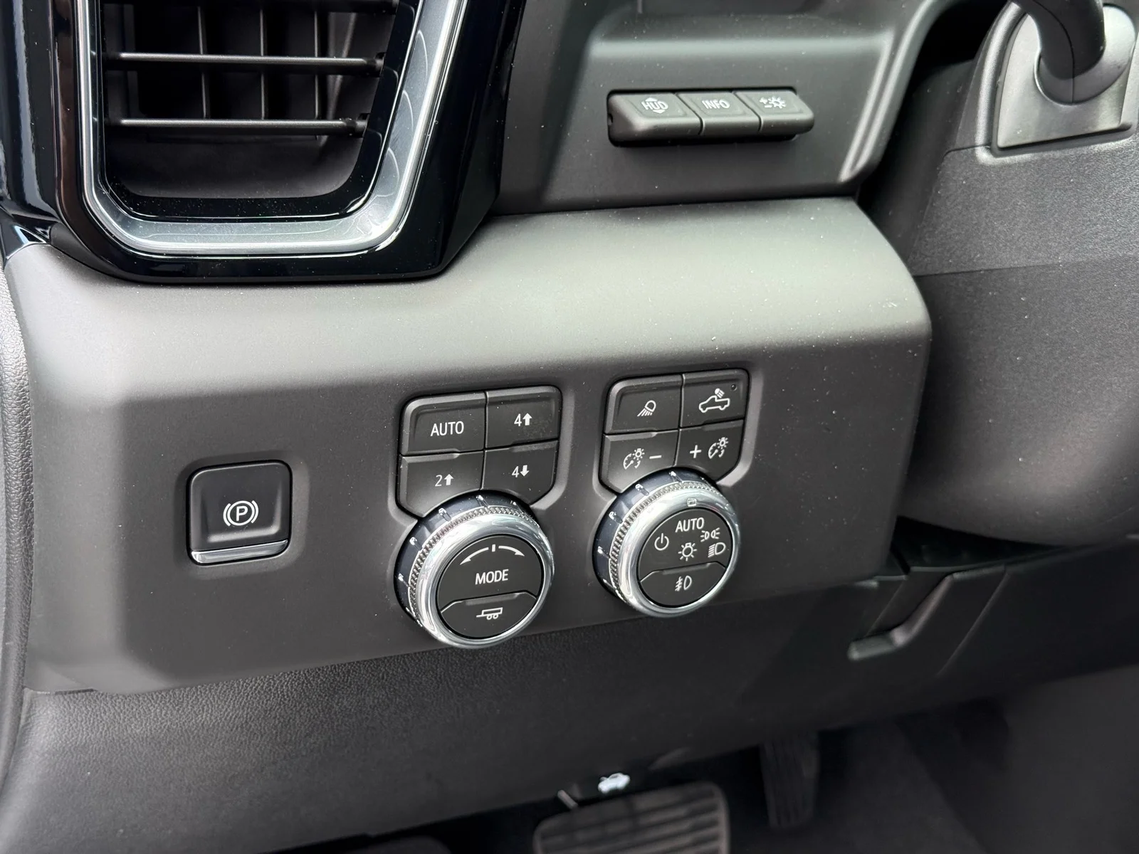 2026 GMC Sierra 2500HD Denali - Photo 13