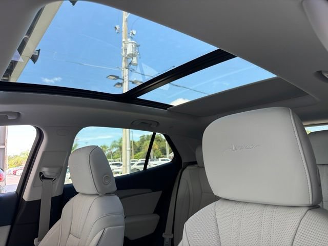 New 2026 Iridescent White Tricoat Buick Avenir image 27