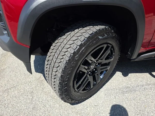 Used 2025 Red Chevrolet Trail Boss image 32