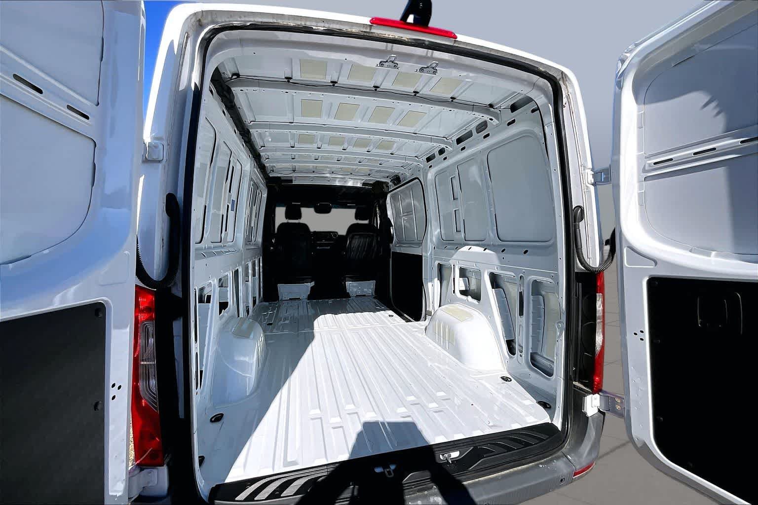 Used 2024 Arctic White Mercedes-Benz  image 19
