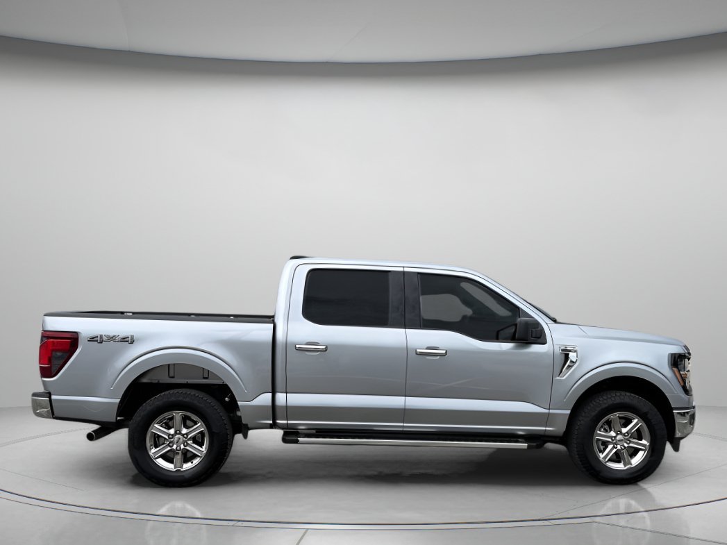 Used 2025 Silver Metallic Ford XLT image 2