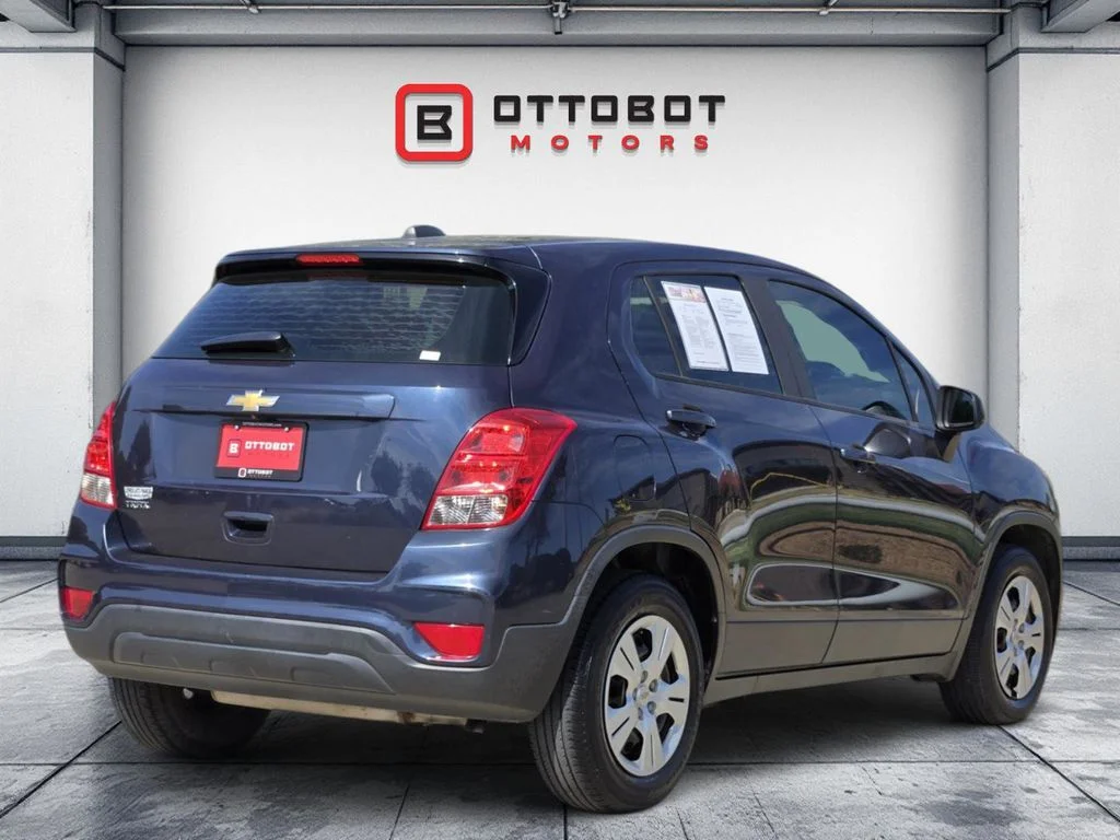 2018 Chevrolet Trax LS - Photo 4