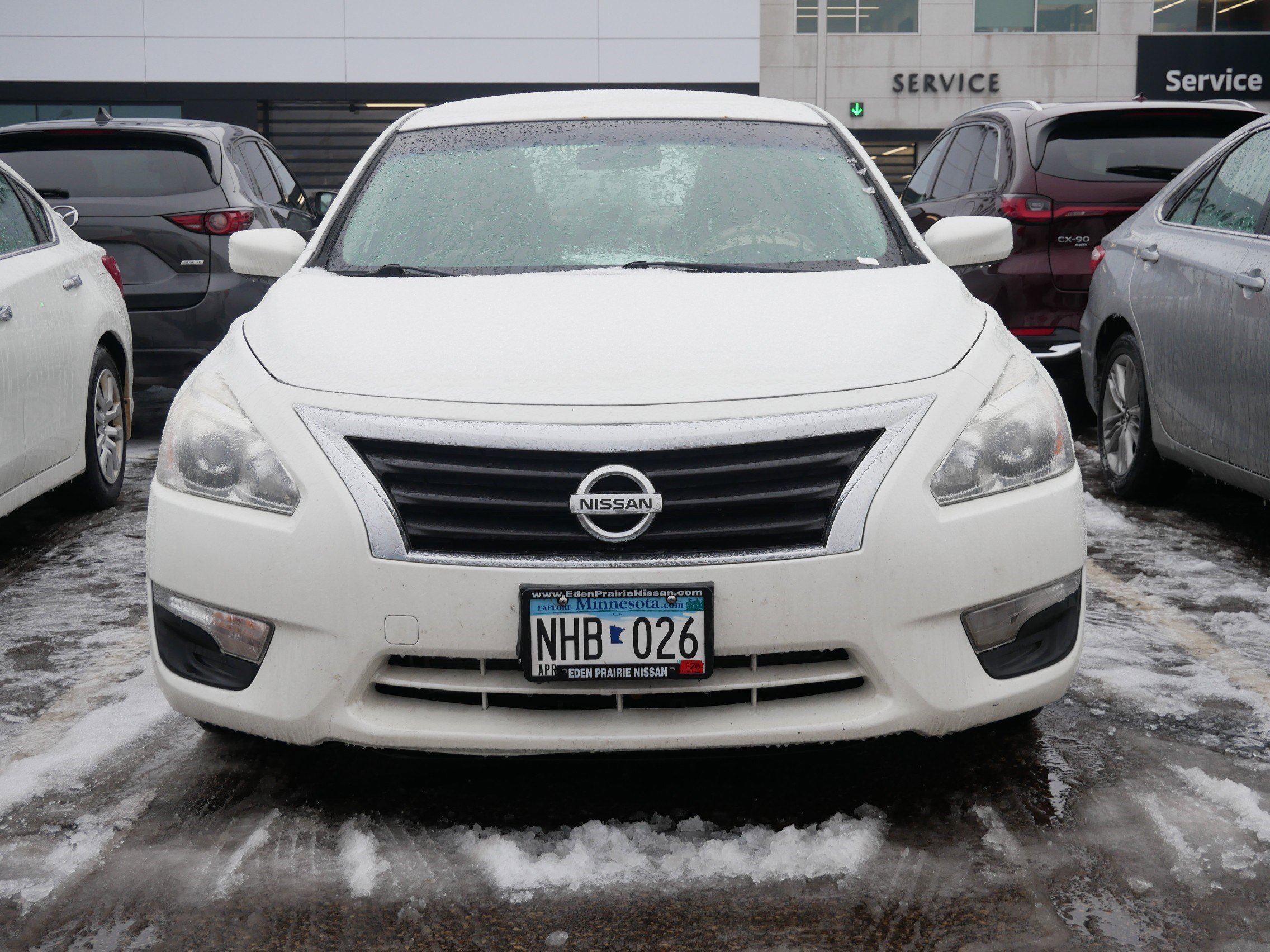 Used 2014 Nissan Altima SV with VIN 1N4AL3AP2EC403627 for sale in Brooklyn Center, Minnesota