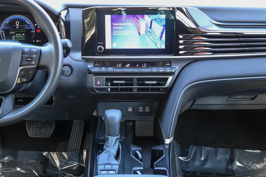 Certified Used 2025  Toyota LE image 14