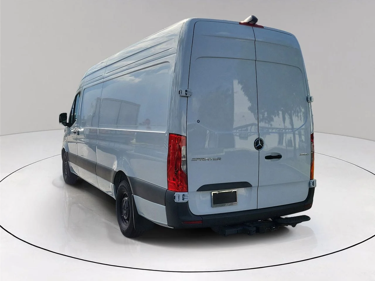 New 2025 Arctic+White Mercedes-Benz Cargo 170 WB image 4