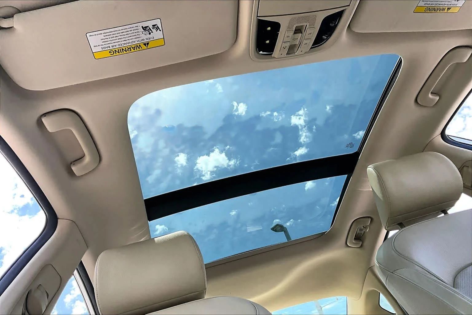 Used 2019 Snow White Pearl Kia Technology image 21