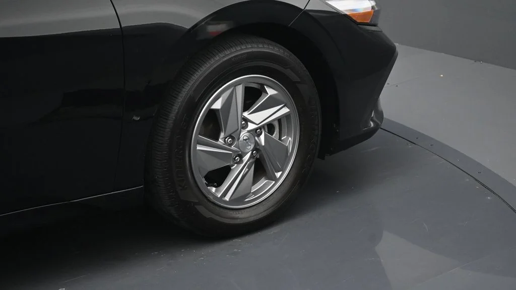 Certified Used 2025 Black Hyundai SE image 6