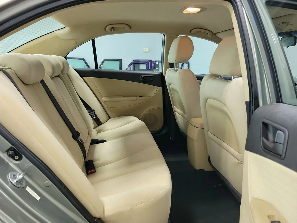 Used 2010 Beige Hyundai GLS image 14