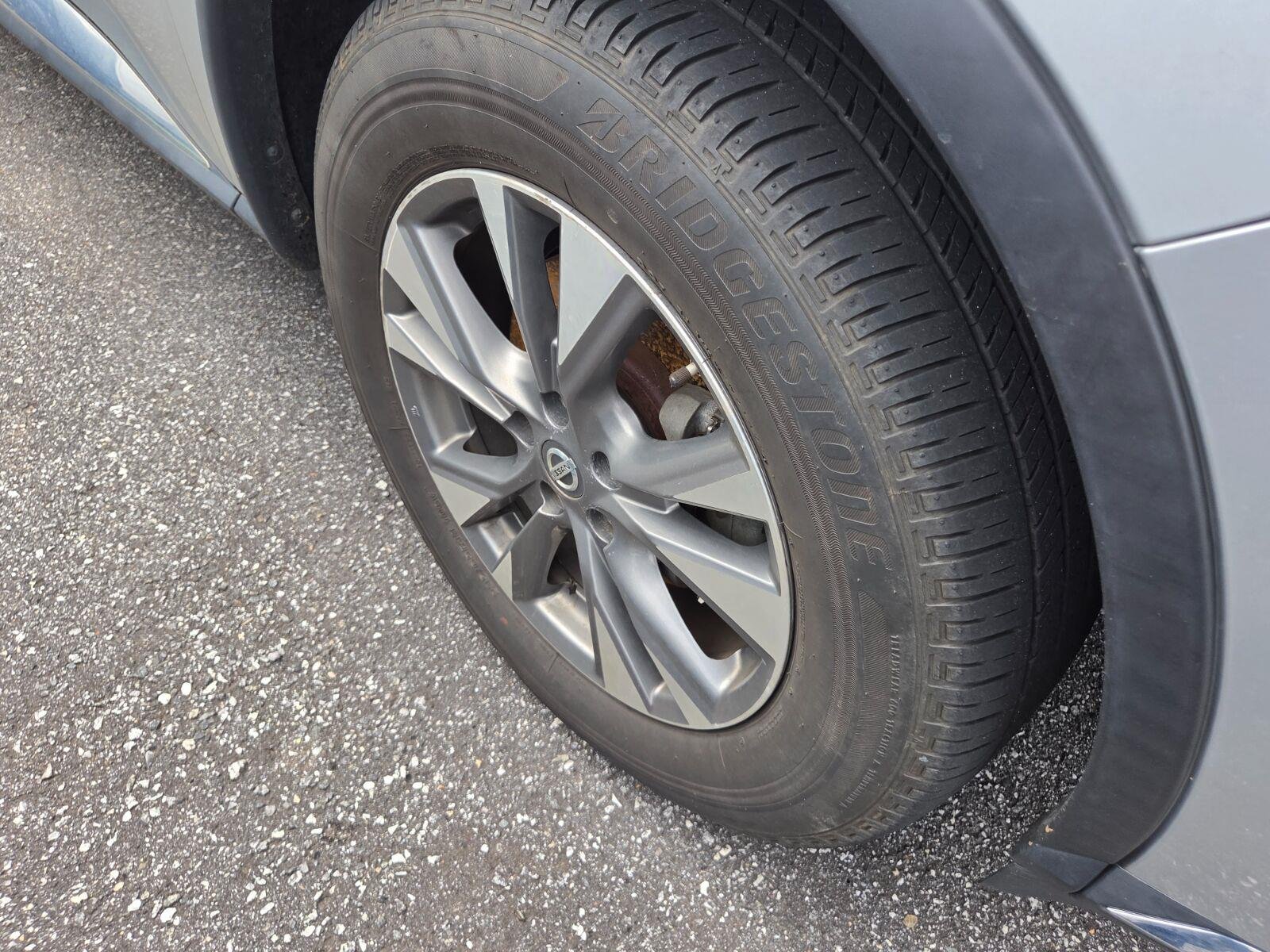Used 2018 Silver Nissan SV image 4