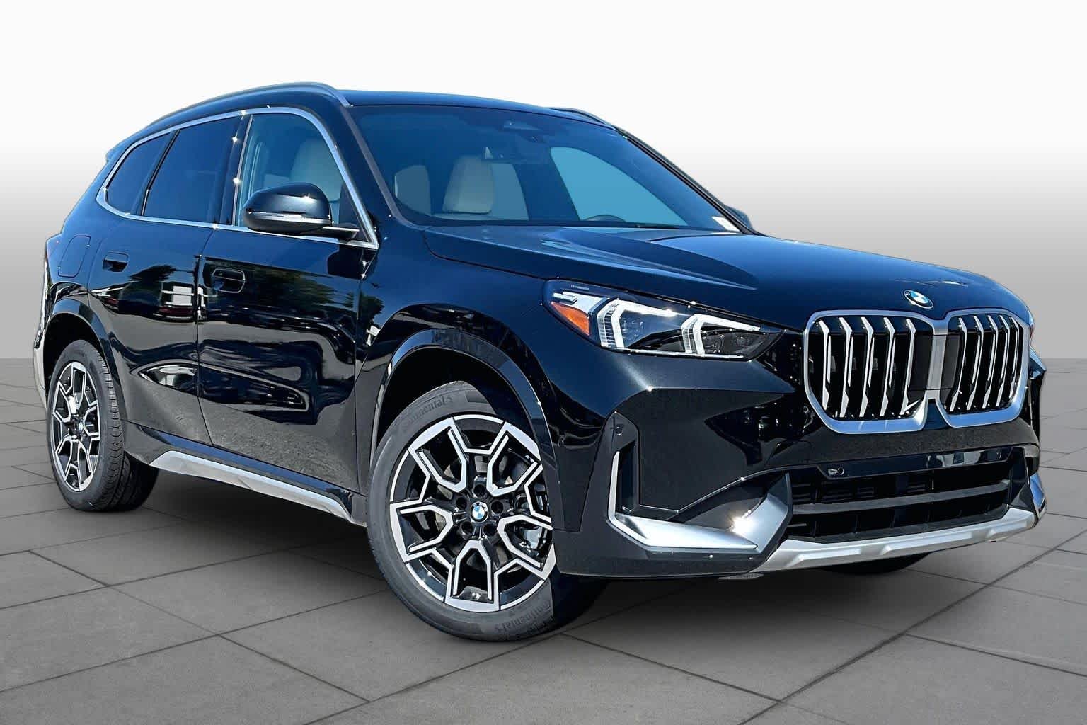 New 2027 Black Sapphire Metallic BMW xDrive28i image 2