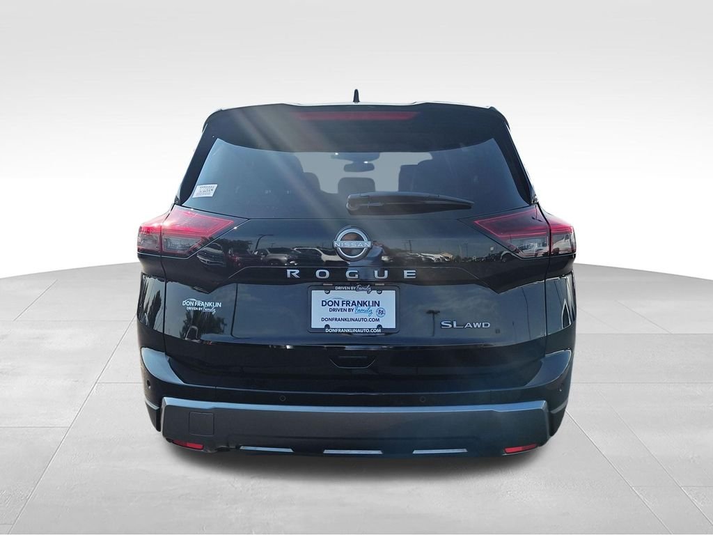Used 2026 Black Nissan SL image 4
