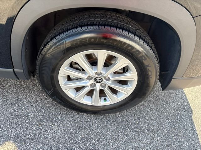 Used 2025 Black Toyota XLE image 12