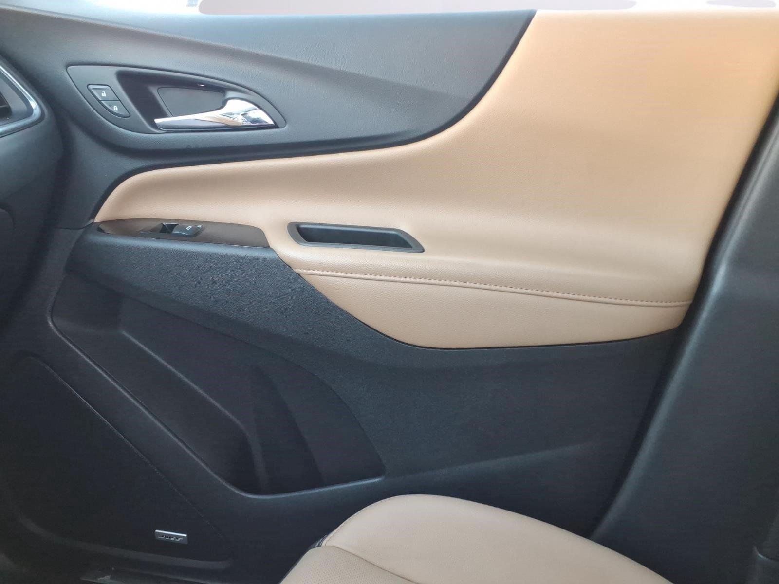 Used 2024 Iridescent Pearl Tricoat Chevrolet Premier image 26
