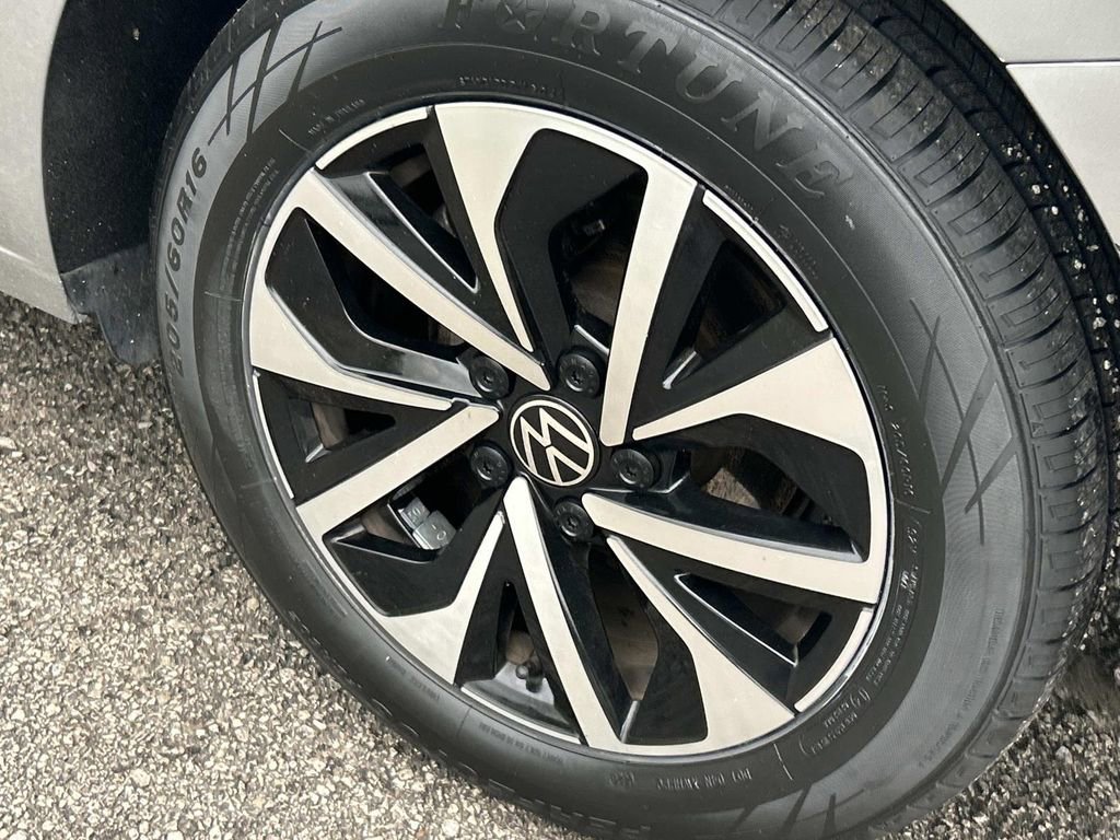 Used 2024 Silver Volkswagen S image 12