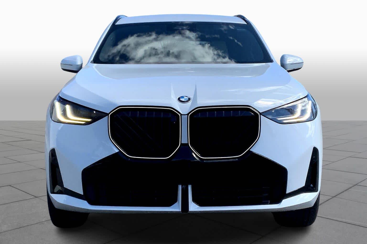 New 2026 Alpine White BMW 30 xDrive image 3