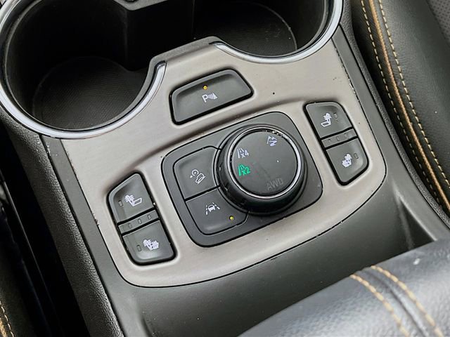 Used 2023 Desert Sand Metallic GMC AT4 image 22