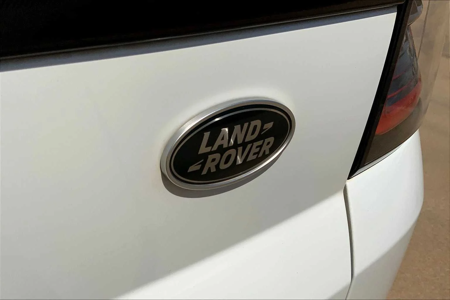 Used 2021 Fuji White Land Rover HSE Silver Edition image 20