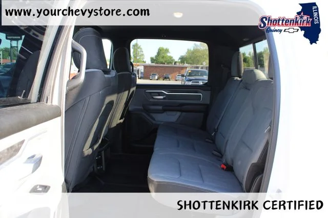 Used 2022 White Ram Big Horn/Lone Star image 17