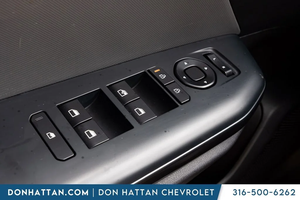 Used 2025 Black Kia LXS image 12
