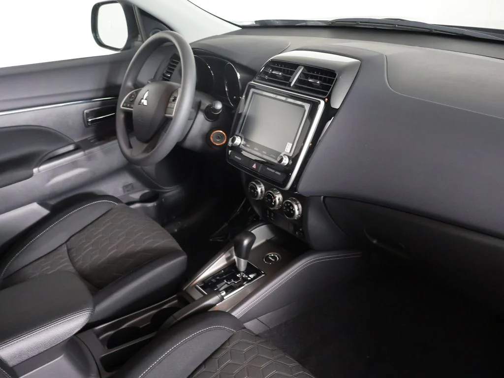 New 2026 Gray Mitsubishi 2.0 ES image 24