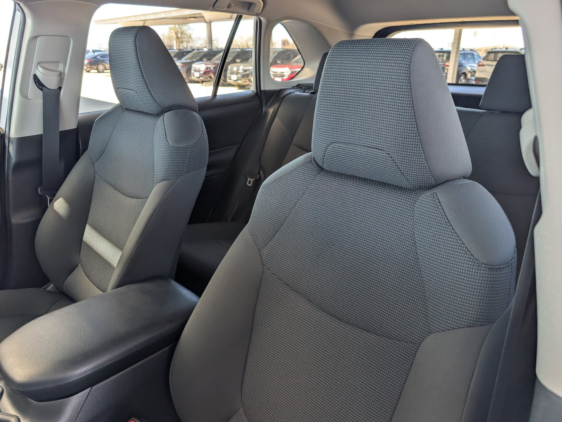 2025 Toyota RAV4 LE - Photo 10