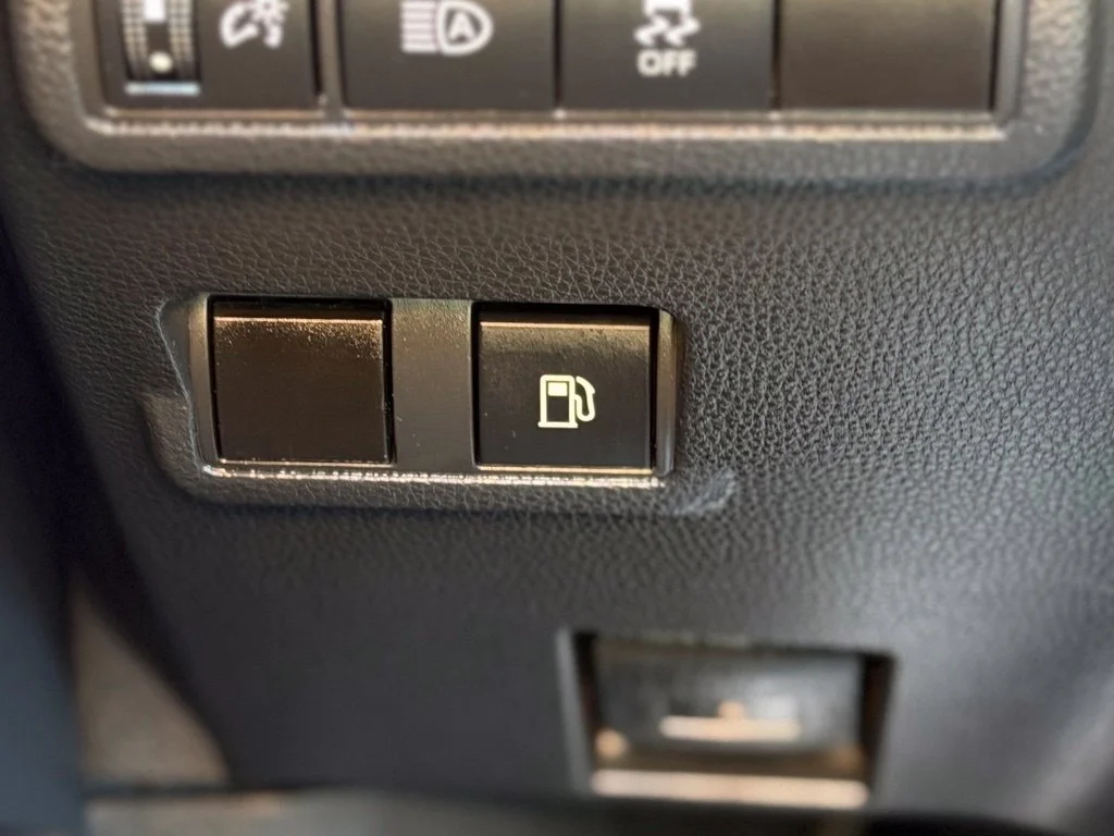 Used 2024  Toyota Hybrid S image 22