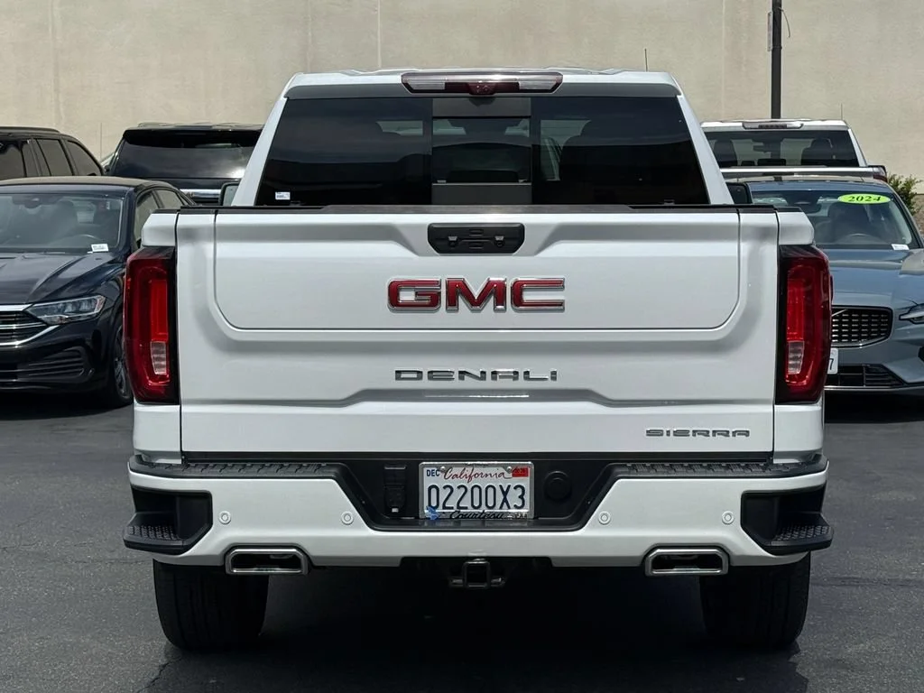 Used 2024 White Frost Tricoat GMC Denali image 8