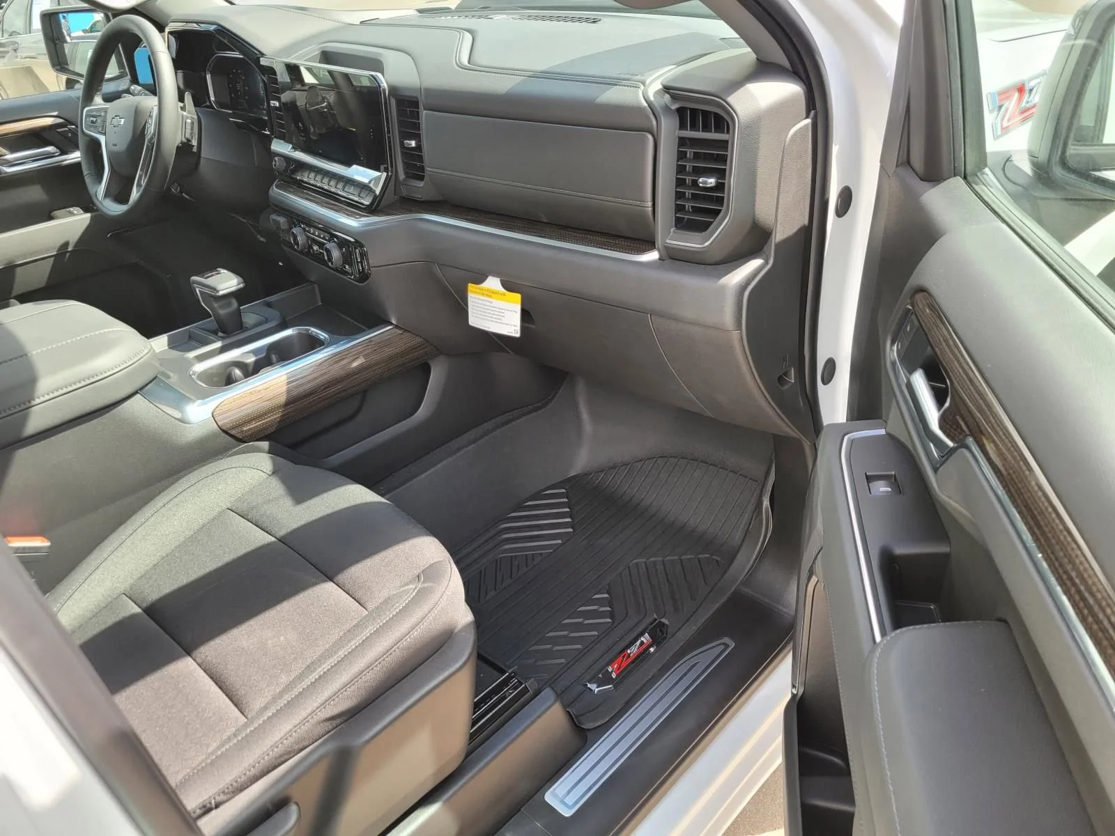 New 2026 Summit White Chevrolet LT Trail Boss image 6