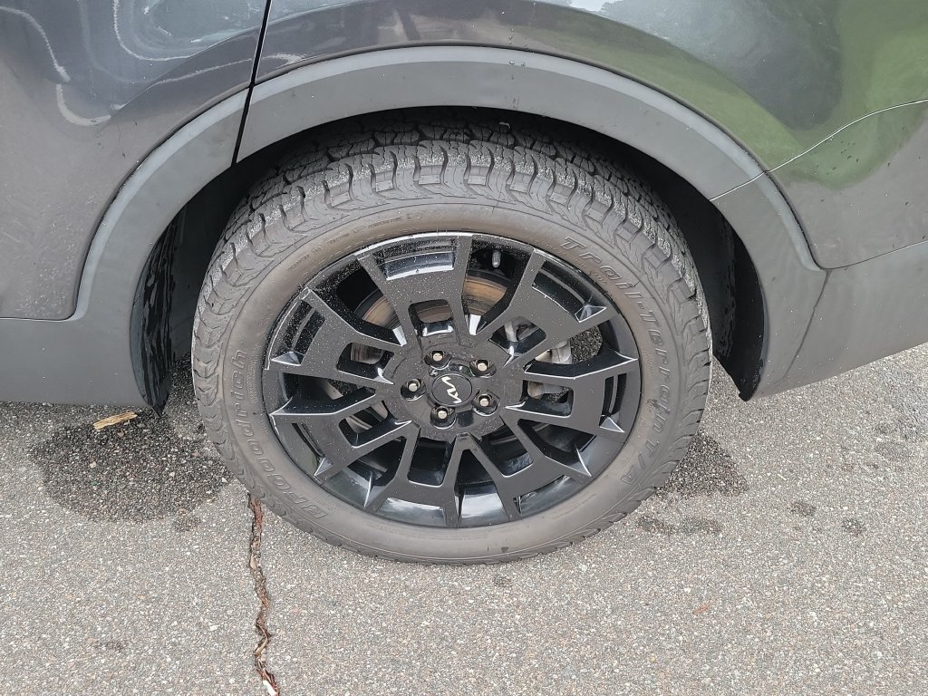 Certified Used 2022 Gravity Gray Kia SX image 43