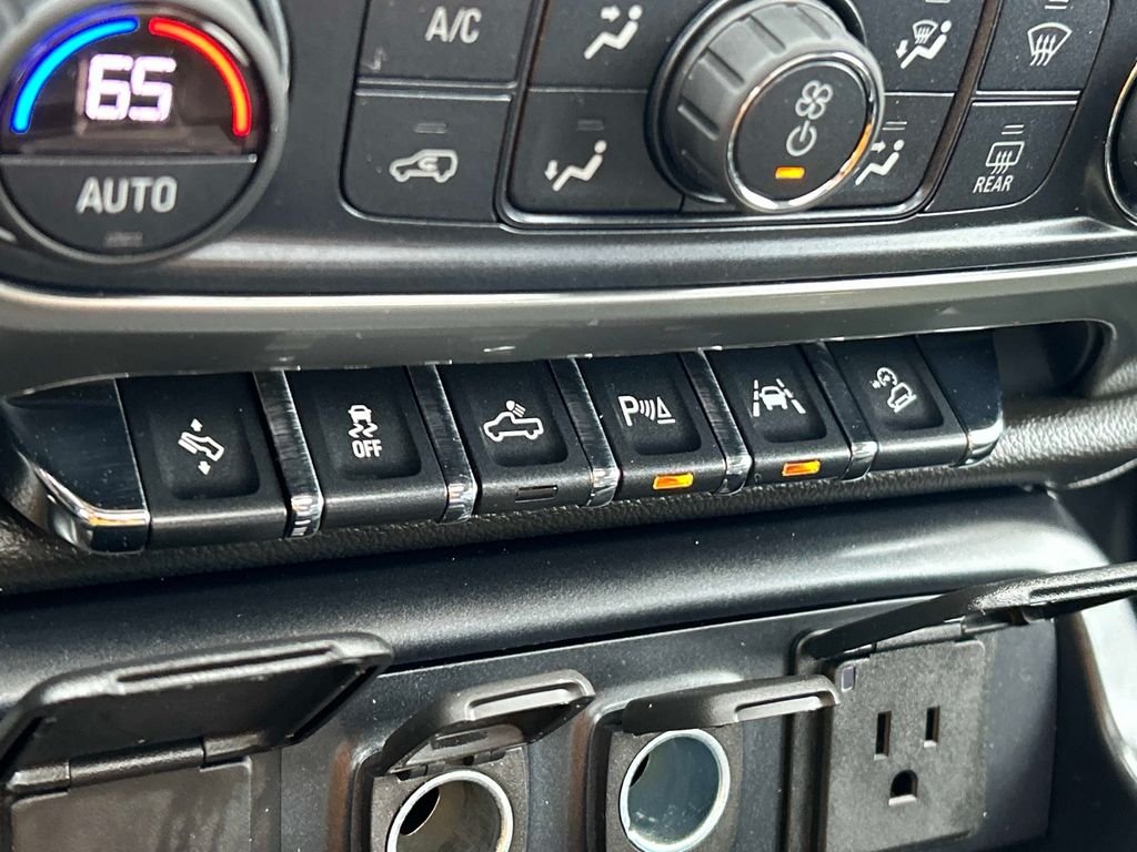 Used 2018 Black Chevrolet LTZ image 31