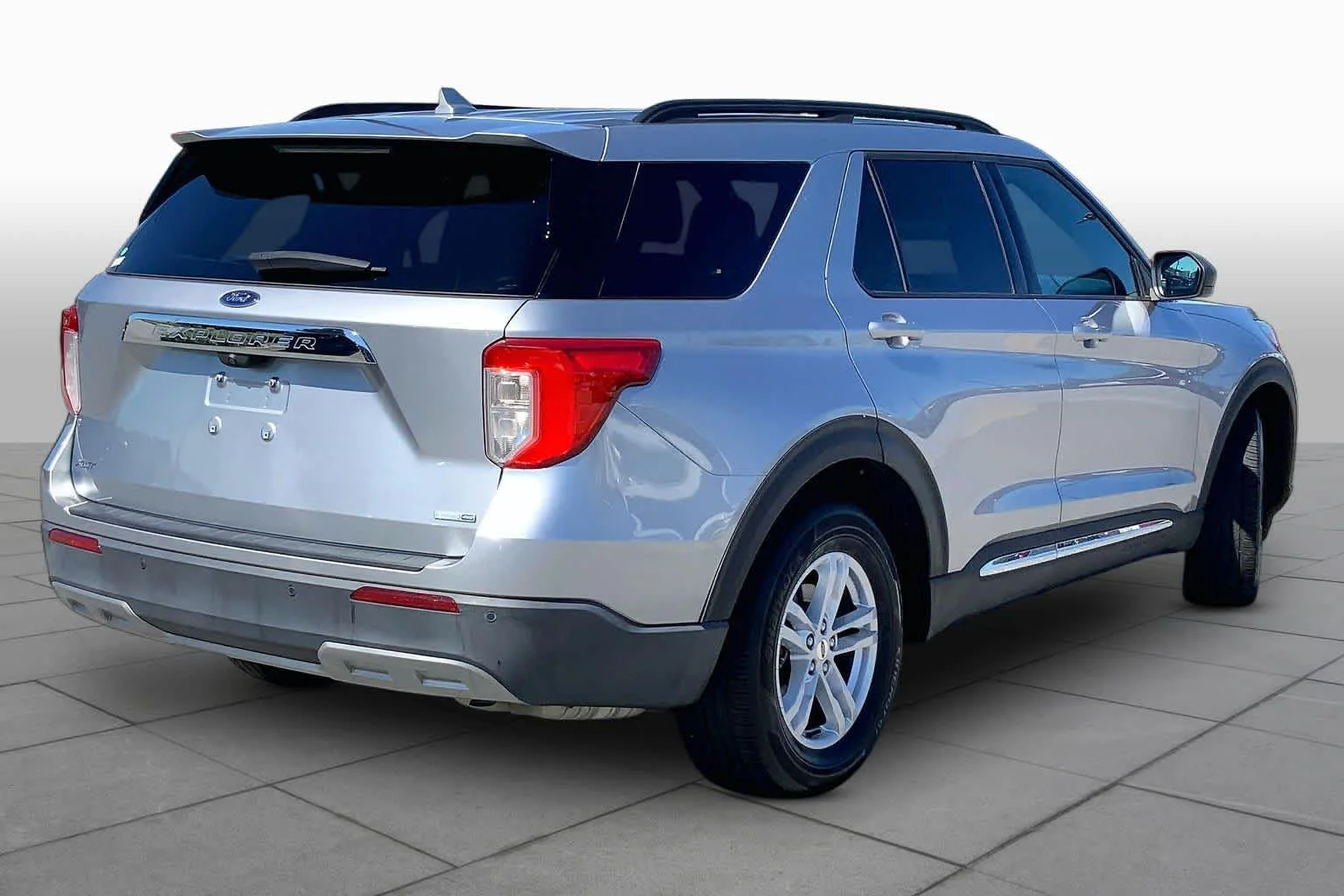 Used 2020 Iconic Silver Metallic Ford XLT image 12
