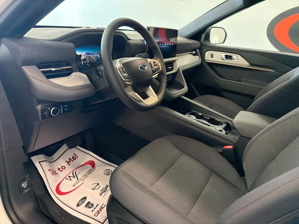 New 2027 Star White Metallic Tri-Coat Ford Active image 10