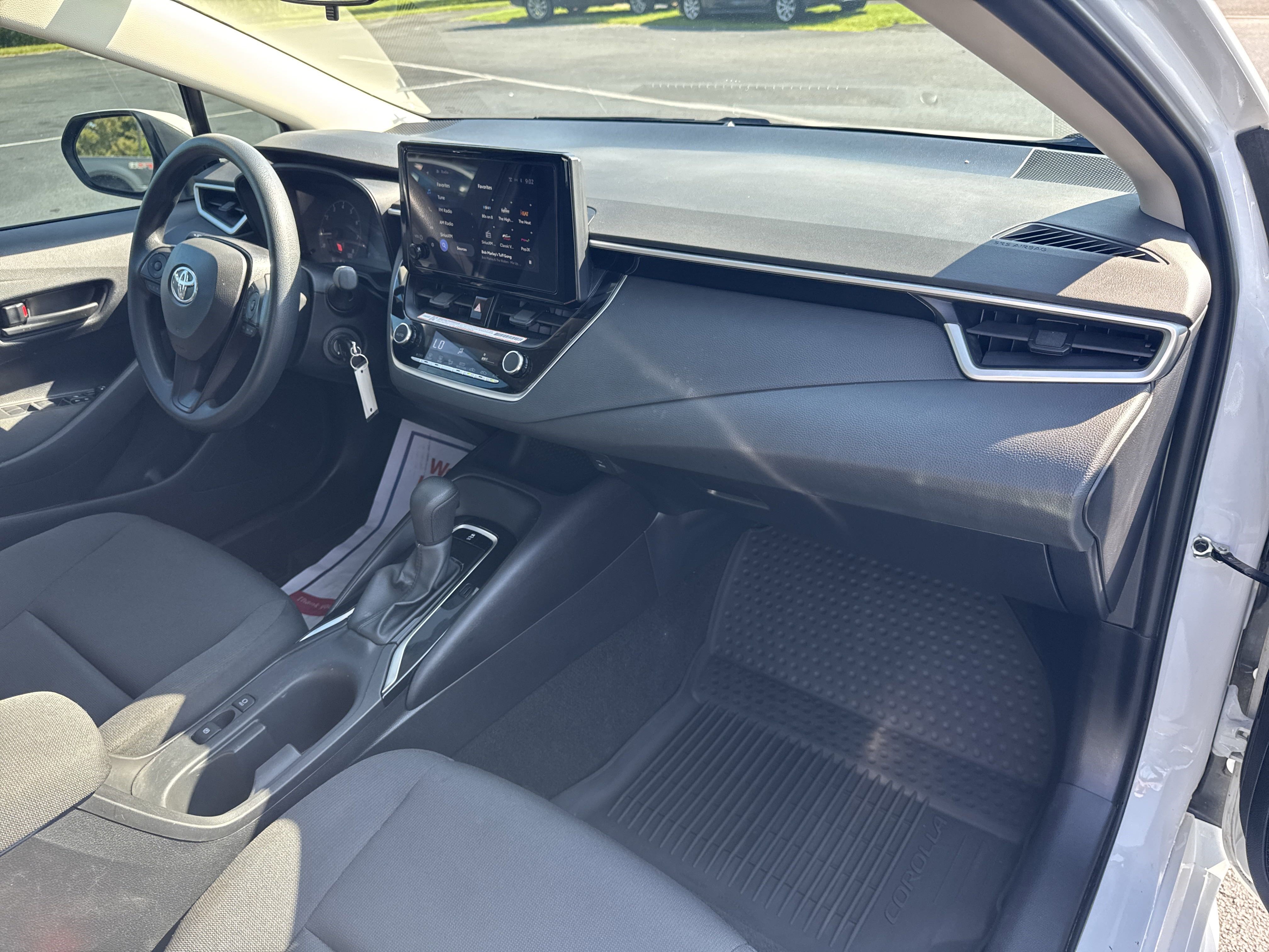 Used 2025  Toyota  image 33