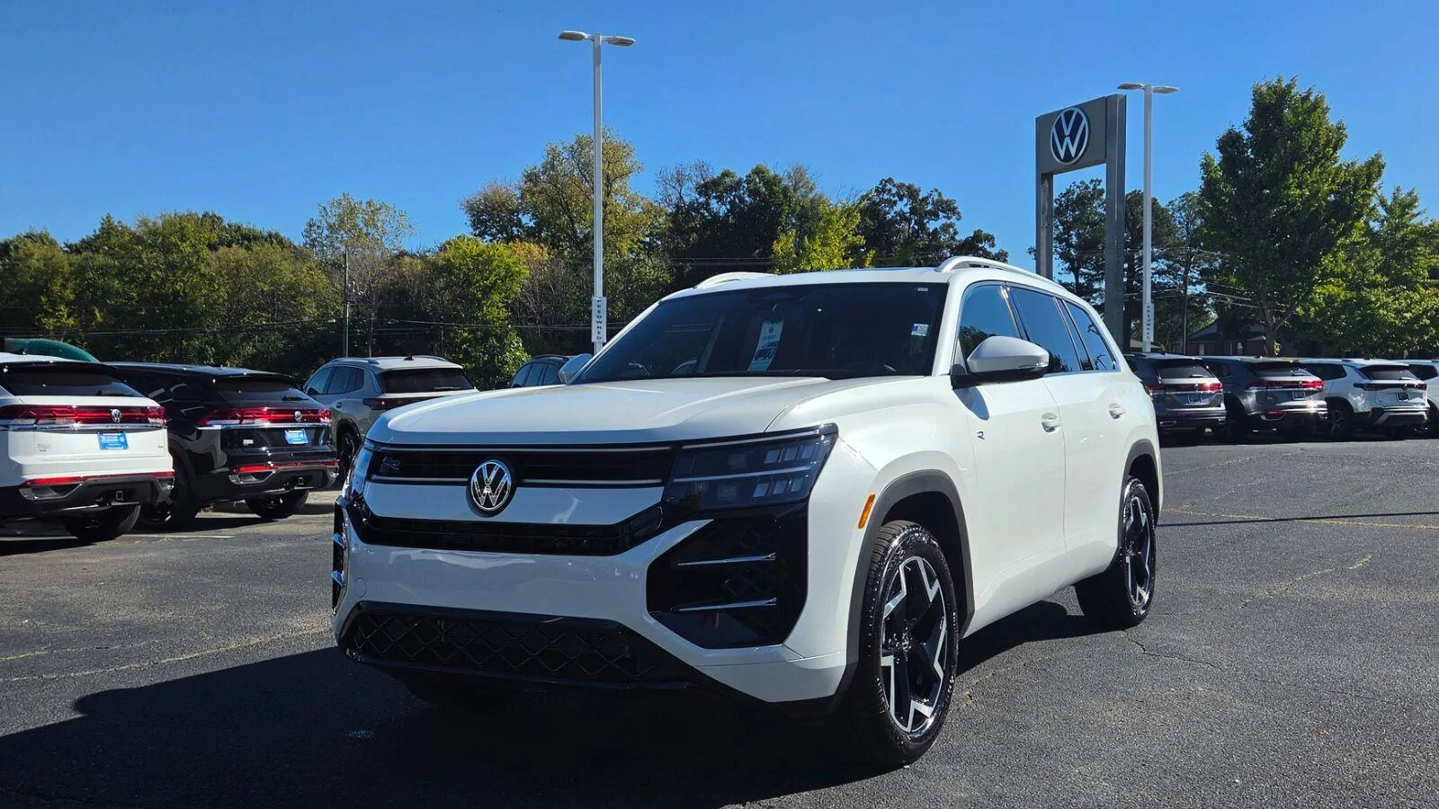 New 2027 Opal White Pearl Volkswagen SEL R-Line image 1