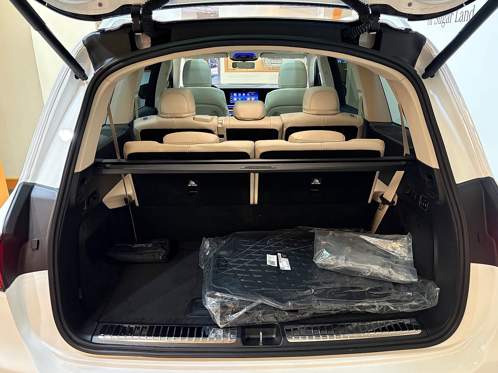 New 2027 Polar White Mercedes-Benz GLS 450 image 29