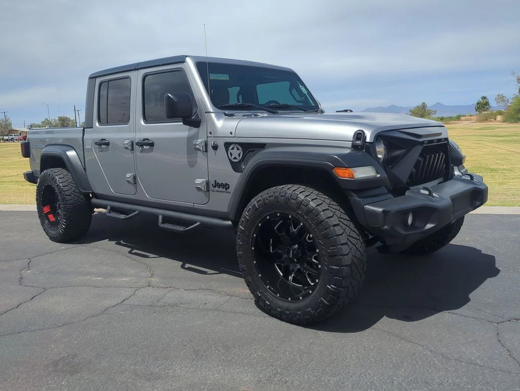 2020 Jeep Gladiator Sport S's photo