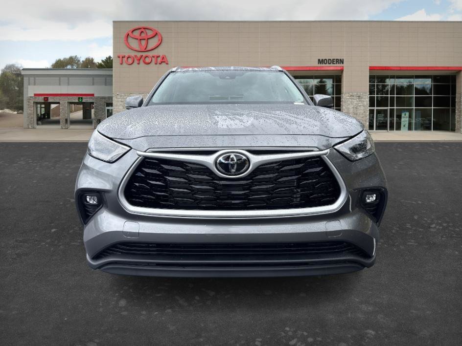 Used 2020 Moon Dust Toyota Hybrid XLE image 25