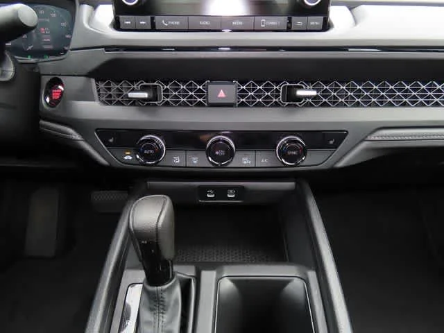 2025 Honda Accord SE - Photo 19