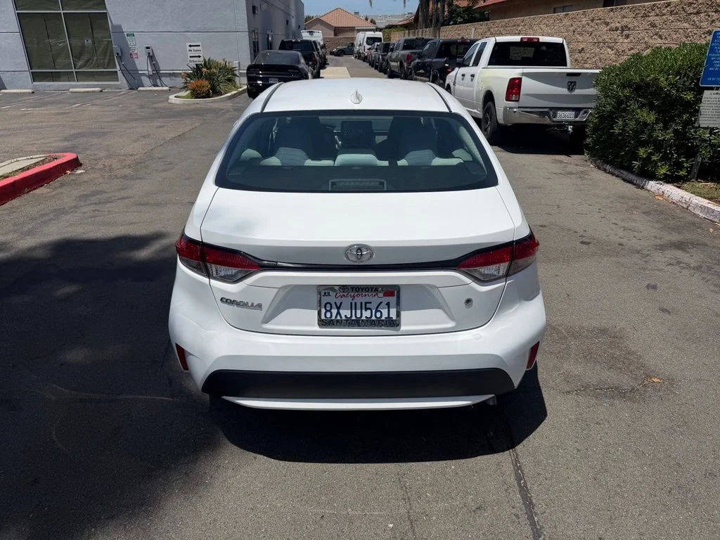Used 2021 White Toyota L image 10