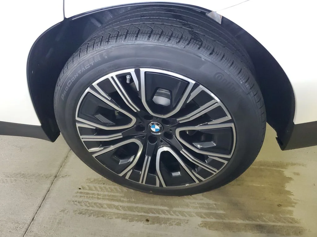 New 2026 White BMW 30 xDrive image 5