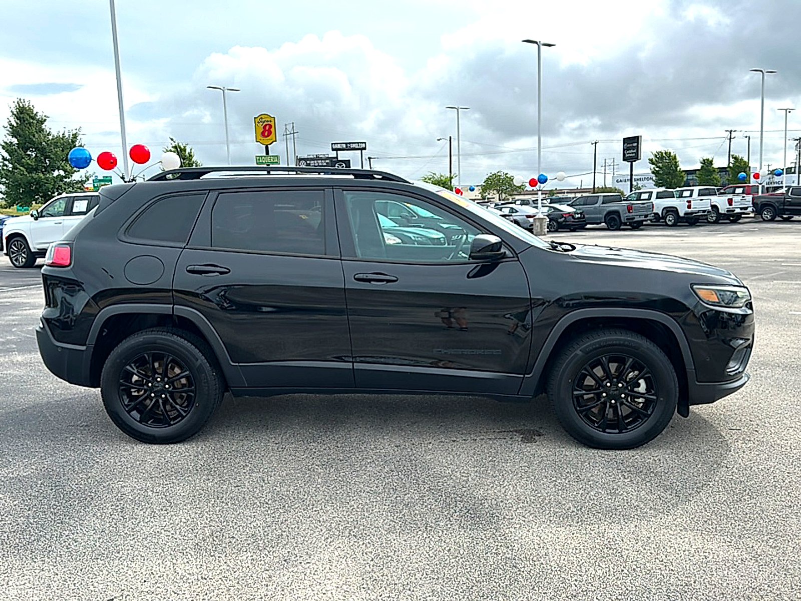 Used 2023 Diamond Black Crystal Pearlcoat Jeep Altitude Lux 4x4 image 9