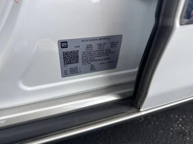Used 2024 Summit White Buick Essence image 34
