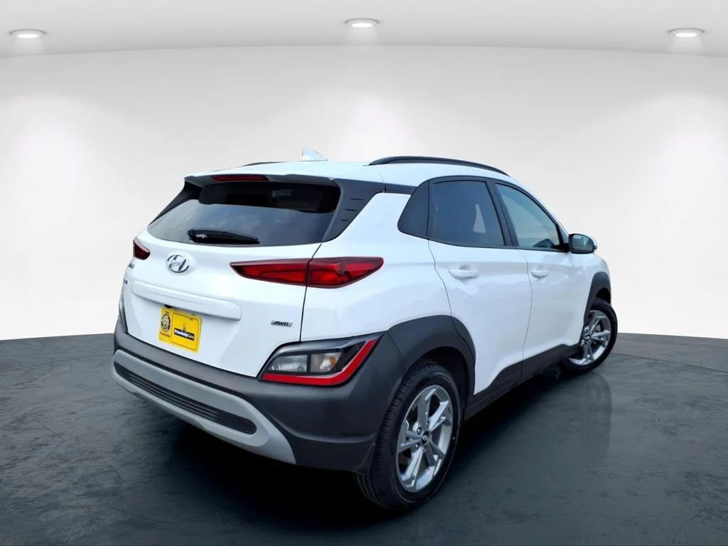 Used 2023 White Hyundai SEL image 8