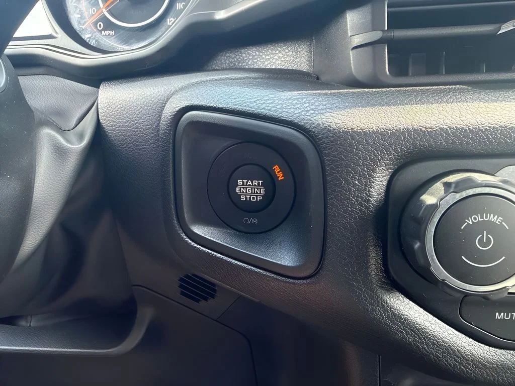 Used 2025 Gray Jeep Sport S image 18